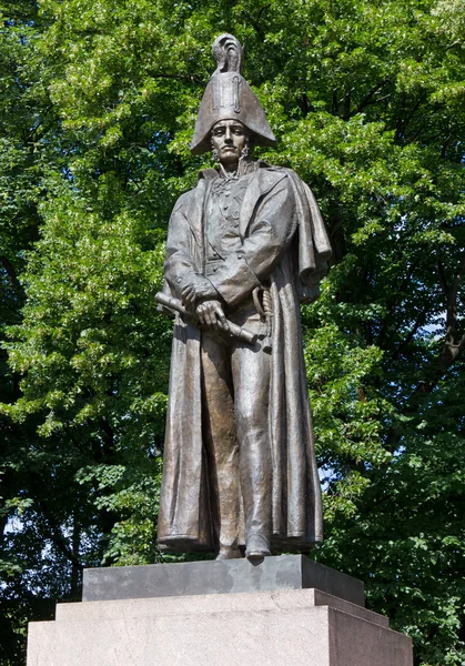 Bronzen standbeeld van barclay de tolly in riga — Stockfoto