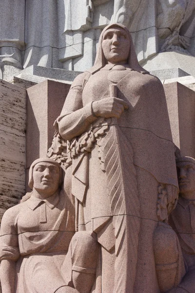 Décryptages du monument de la liberté à Riga — Photo