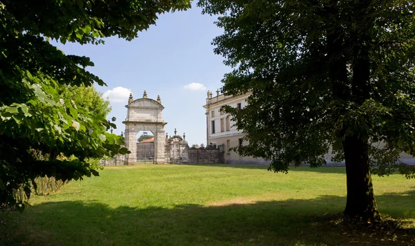 Entrance to Villa Pisani's Park — Stock Photo, Image