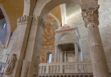 aquileia bazilikanın iç