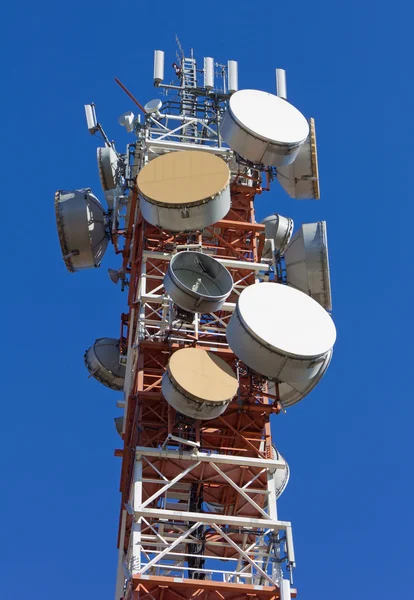 Telecommunicatie antenne — Stockfoto