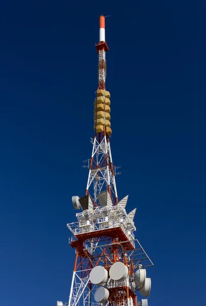 Telekommunikationsantenne — Stockfoto