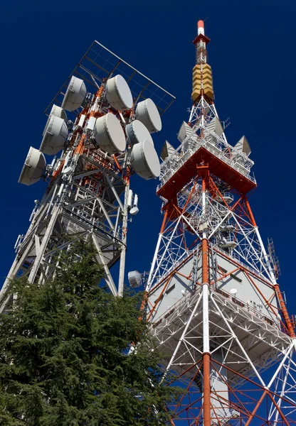 Antenas de telecomunicações — Fotografia de Stock