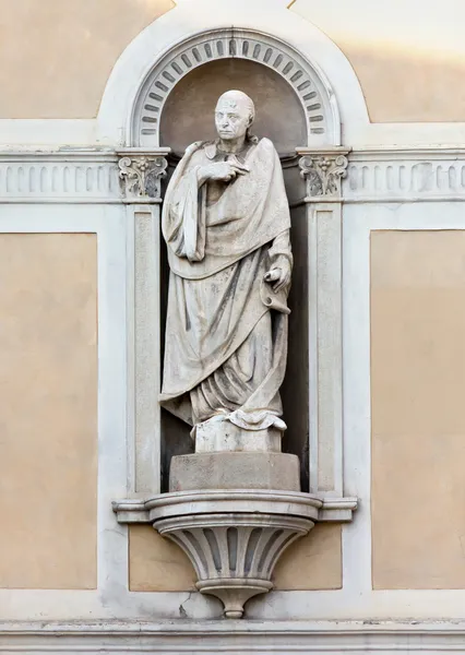 Statue in its Niche — Stock Photo, Image