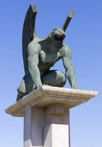 Gargoyle standbeeld in valencia — Stockfoto