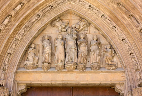 Statues Over the Palau Door of the Valencia Cathedral — Stock Photo, Image