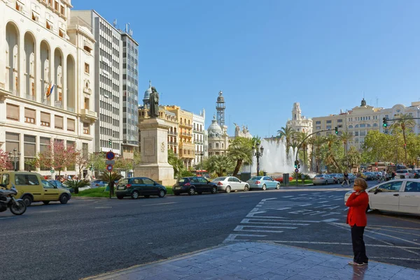 Valencia Spain April 2014 Blonde Woman Wearing Red Coat Standing — ストック写真