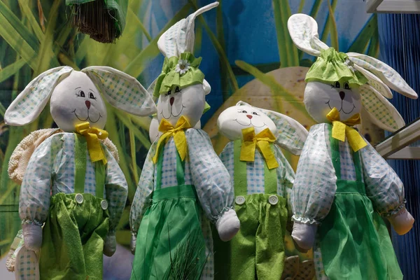 Maribor Slovenia April 2022 Four Rabbit Puppets Display Shop Window — Stockfoto