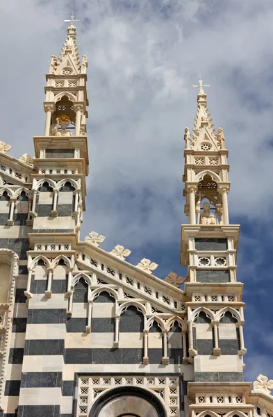 Detail Exterior Facade Duomo Monza Italy Its Two Toned Marbles — Stok fotoğraf