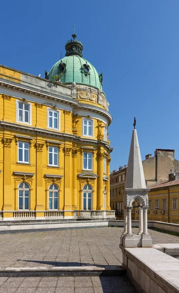 Palacio Ploech Visto Desde Cementerio Iglesia Nuestra Señora Lourdes Rijeka — Foto de Stock