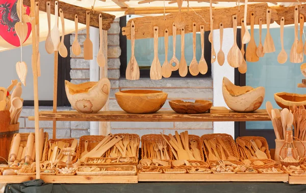 Fique Mercado Rua Vendendo Utensílios Cozinha Madeira Como Tigelas Conchas — Fotografia de Stock