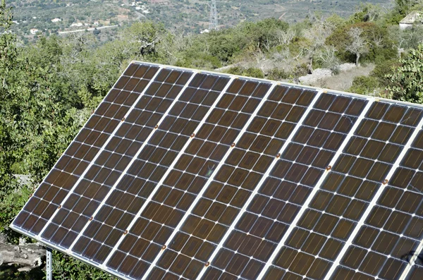 Panouri solare în mediul rural . — Fotografie, imagine de stoc