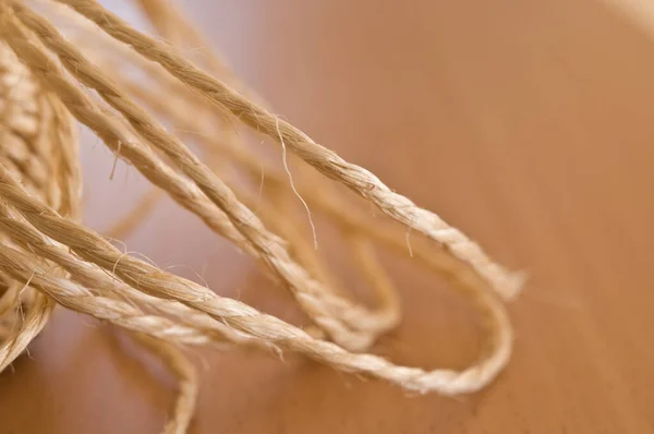 Verstrengeld Koord Houten Tafel — Stockfoto