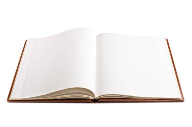 Boş beyaz sayfaları olan açık bir kitap. Beyaz arkaplanda izole.
