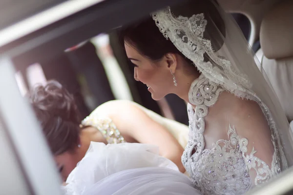 Bride in the Wedding Car — Stock Photo, Image