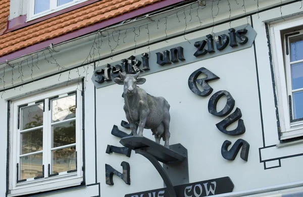 Patio Cubierto Exterior Con Muebles Plantas Imagen — Foto editorial de