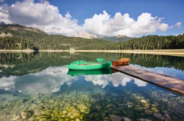 ドゥルミトル国立公園内の湖 — ストック写真