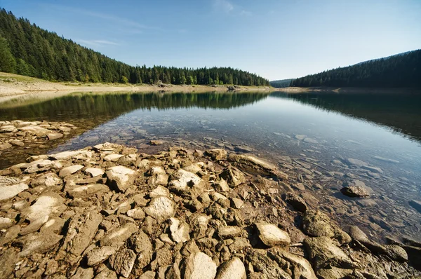 Mountain lake with reflection — Stock Photo, Image