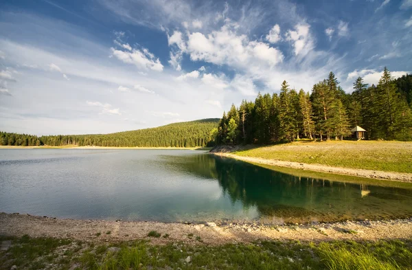 Lago en la montaña — Foto de Stock