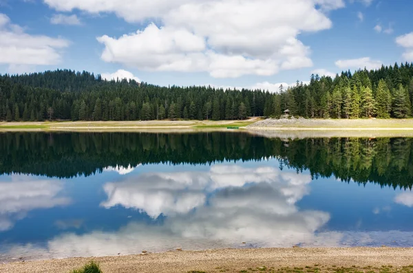 Lake and sky — Stockfoto