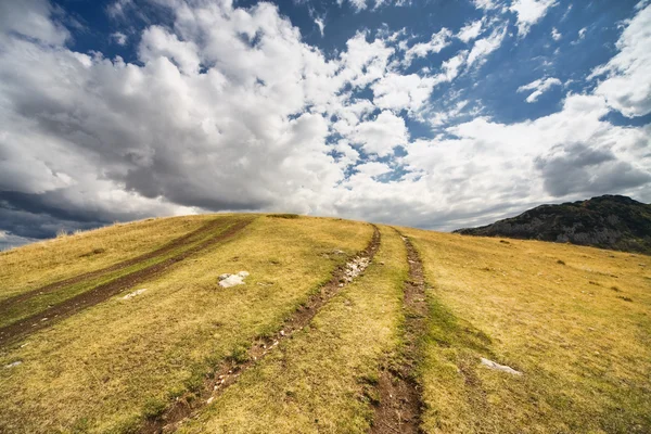 Prachtig landschap in de bergen — Stockfoto