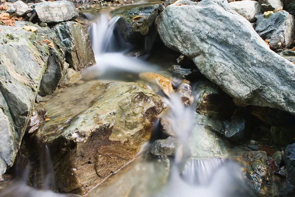 Mooie trapsgewijze waterval — Stockfoto