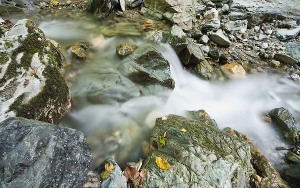Mooie trapsgewijze waterval — Stockfoto