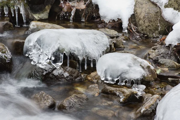 Invierno montaña río —  Fotos de Stock