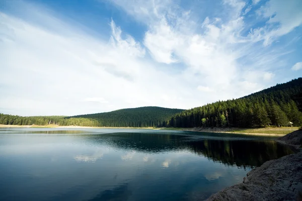 Sjön i berg — Stockfoto