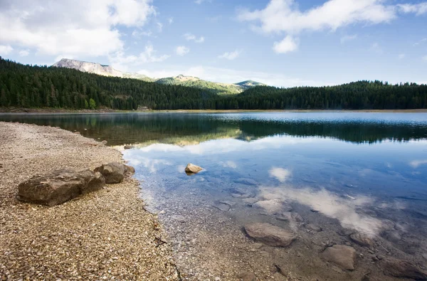 Mountain lake — Stock Photo, Image