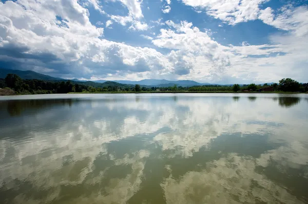 Mañana lago — Foto de Stock