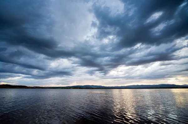 Lake in the mountains — Stock Photo, Image