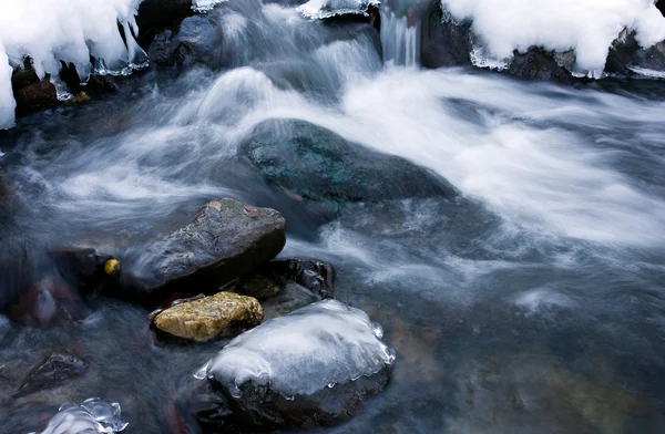 Invierno y agua —  Fotos de Stock