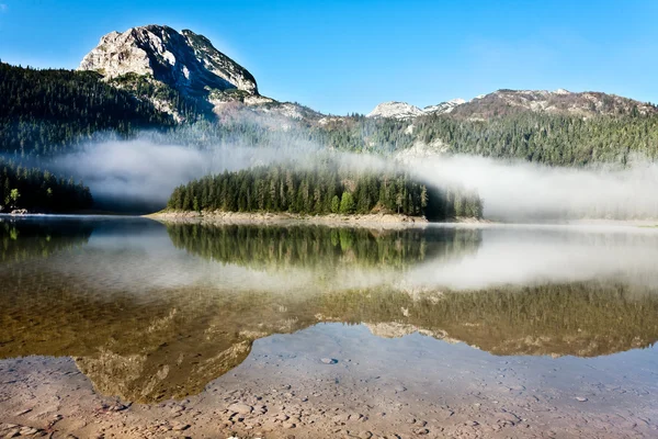 Hermoso lago — Foto de Stock