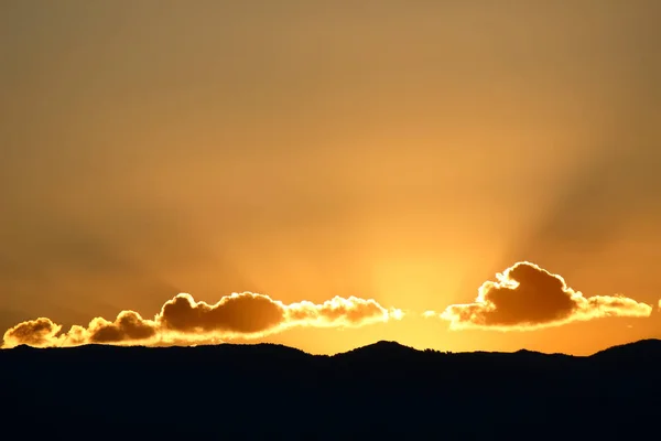 Coucher Soleil Doré Dans Montagne — Photo