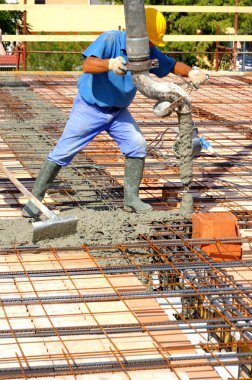 zemin kirişlerin prekast öngerilmeli beton beton döküm uygun kalınlıkta bir şap gerçekleştirilmesinin kadar tamamlanması için de yukarıda