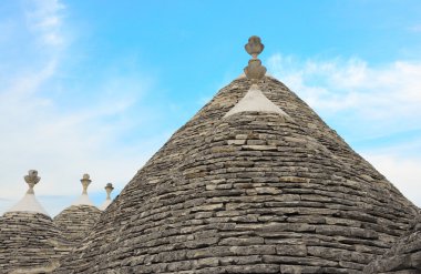 kırsal alberobello yakınındaki karakteristik trulli