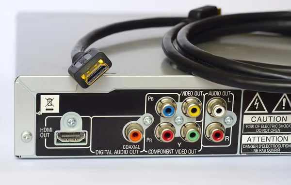 Bir dvd oynatıcı ve HDMI Kablo arkası — Stok fotoğraf