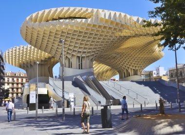 Sevilla, İspanya-Mayıs 08 2012: metropol şemsiye, plaza de la encarnacion.