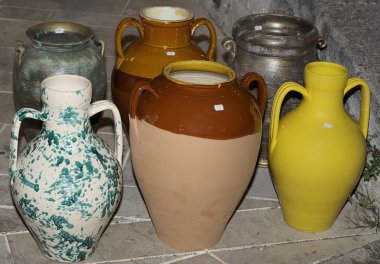 yağ, şarap, vb için el yapımı pişmiş toprak kaplar