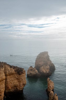 Ponta de Piedade 'nin kaya oluşumu - Lagos - Portekiz