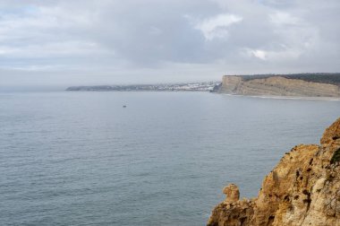 Ponta de Piedade 'nin kaya oluşumu - Lagos - Portekiz