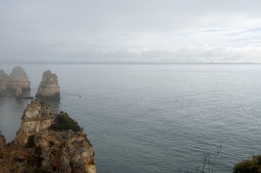 Ponta de Piedade 'nin kaya oluşumu - Lagos - Portekiz