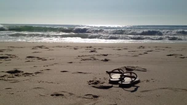 Sandale în nisip — Videoclip de stoc
