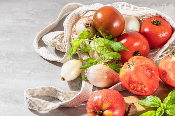 Large Variety Tomatoes Rustic Kitchen Counter Preparation Tomato Sauce Onions — Stock Photo, Image