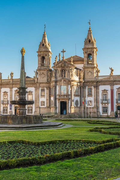 マルコス教会 Igreja Sao Marcos の眺めラルゴ カルロス アマランテ ブラガの18世紀の古典的なバロック様式の寺院とサンマルコス病院の教会 — ストック写真