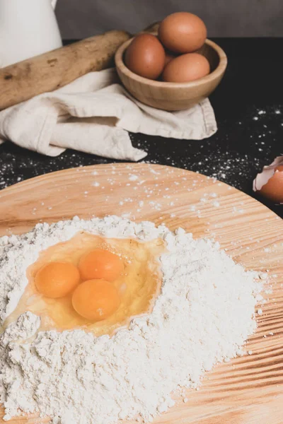 Harina Huevos Como Ingredientes Para Hacer Masa Pasta —  Fotos de Stock