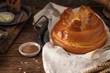 Mutfak tezgahında Fogaca Santa Maria da Feira, Aveiro, Portekiz 'den geleneksel pasta.