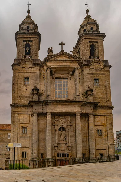 St. Francis Manastırı ve kurucusu Assisi 'li Aziz Francis' in anıtı Santiago de Compostela, İspanya