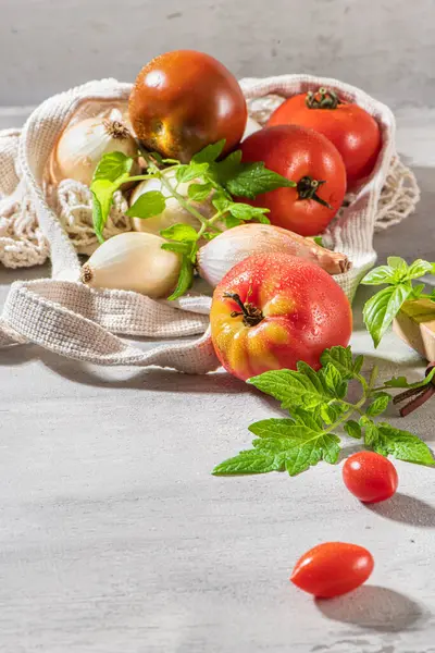 Large Variety Tomatoes Rustic Kitchen Counter Preparation Tomato Sauce Onions — Stock Photo, Image